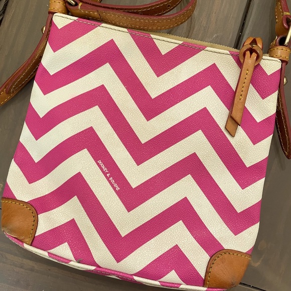 Dooney & Burke pink chevron crossbody - Picture 4 of 4